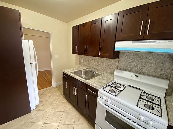 3rd image of 143-11 Barclay Ave #44