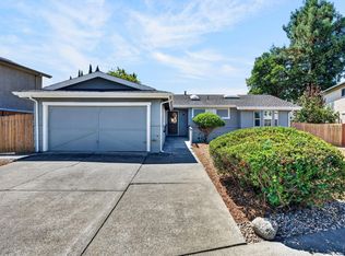 922 Cottonwood Court, Petaluma, CA 94954