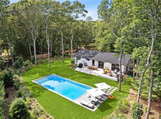 8 Bathgate Rd, Wainscott, NY 11975