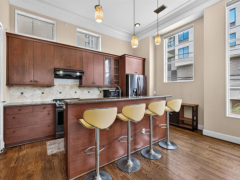 128 Drew St — Photo 20