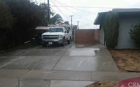 2nd image of 16184 Dianthus Ave