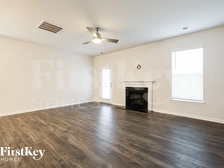 107 Wild Lily Dr — Photo 3