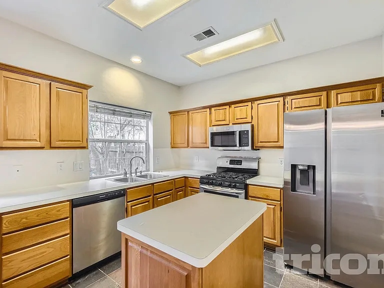 1215 Farnsworth Dr — Photo 16