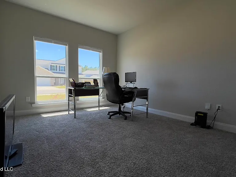 12209 Savannah Cir — Photo 34