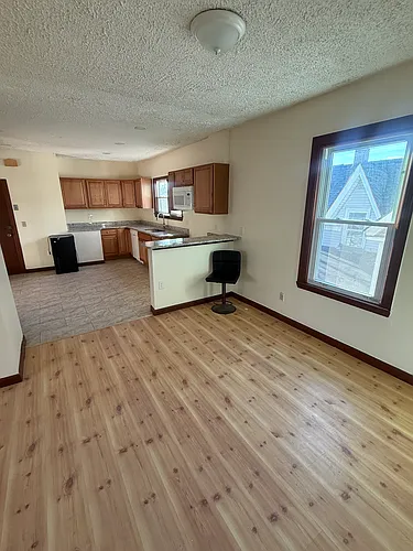569 Main St #3 Photo 1