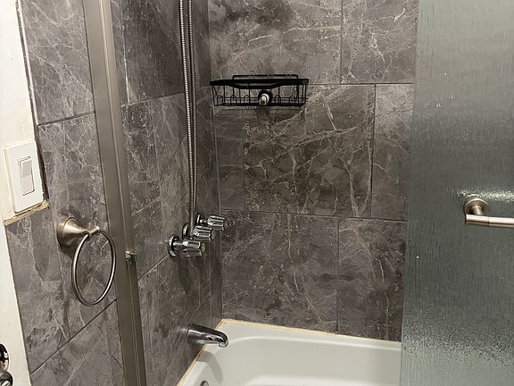 3rd image of 9024 185th St Floor 1