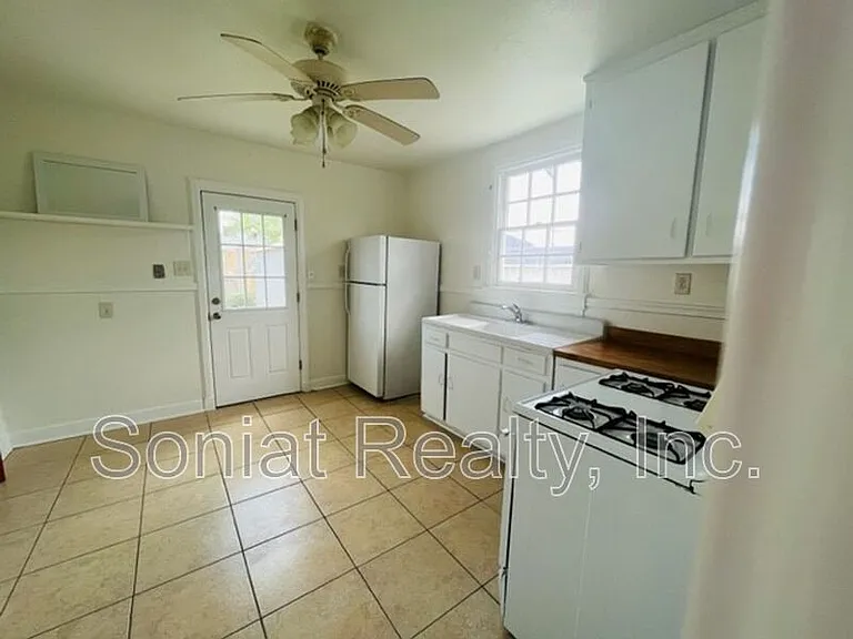 2129 Mandolin St — Photo 6