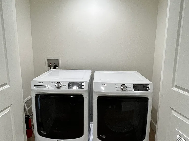 5019 Maplewood Ave #105 — Photo 30