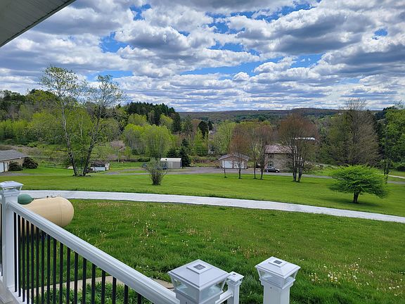 5th image of 1083 Rattlesnake Rd