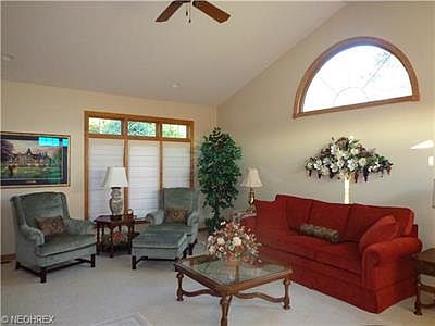 4th image of 866 Hidden Valley Dr