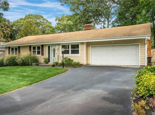 1 Island Rd, Sound Beach, NY 11789