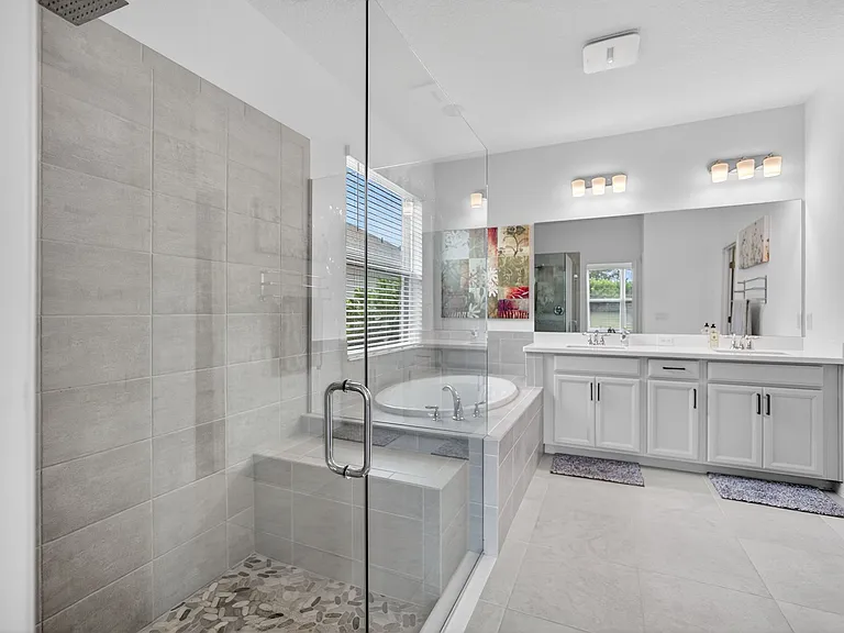 16426 Paynes Mill Dr — Photo 3