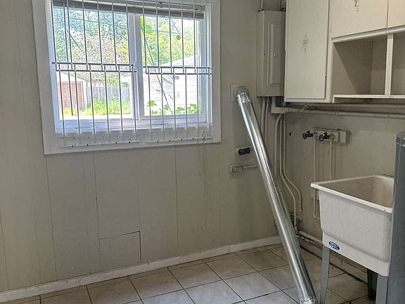 5th image of 5817 N Teutonia Ave