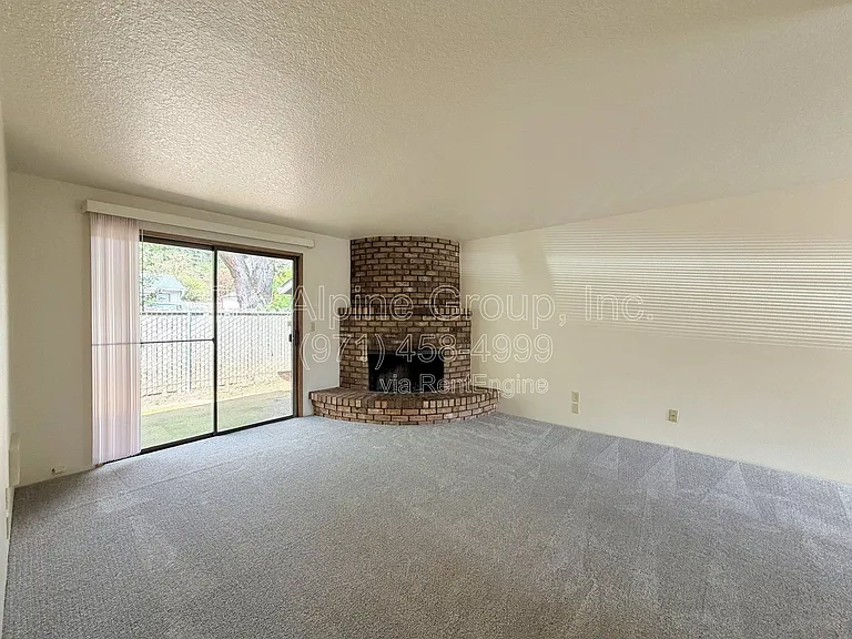 240 NE 143rd Ave — Photo 9