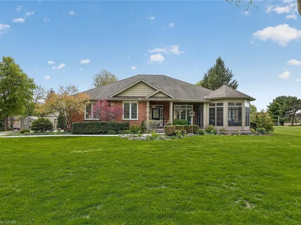 15 Hampden St, Zorra, ON N5C 3J5