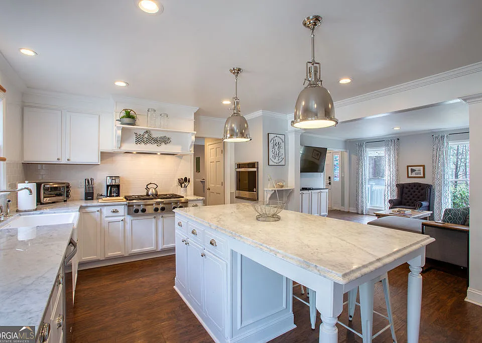 297 Graves Rd