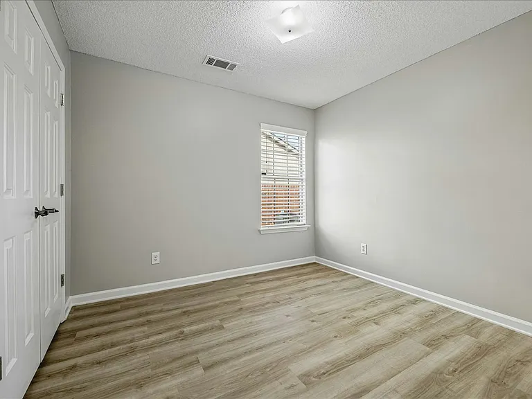 535 Pantherburn Cir S — Photo 18