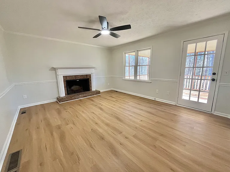 1469 Cheyenne Ct — Photo 17