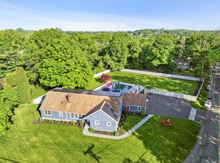64 Long Lots Rd, Westport, CT 06880