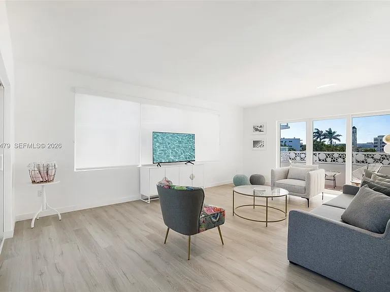 9881 E Bay Harbor Dr #401 — Photo 3