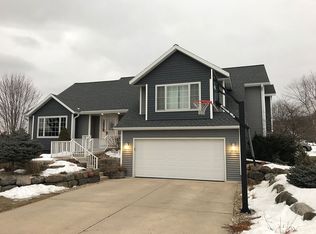 200 Ziegler Ln, Cross Plains, WI 53528