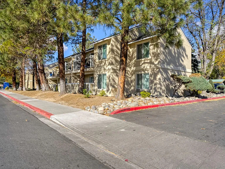 Sierra Woods — Photo 11