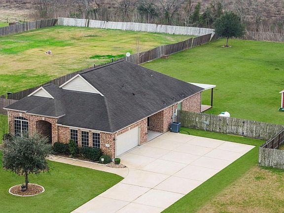 3rd image of 4926 Magnolia Bend Dr