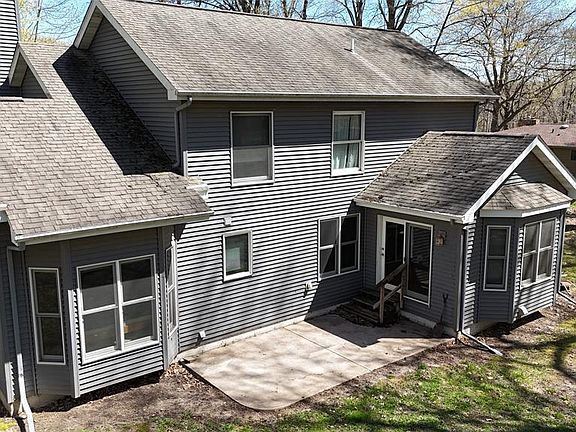 3rd image of 403 Benson Road