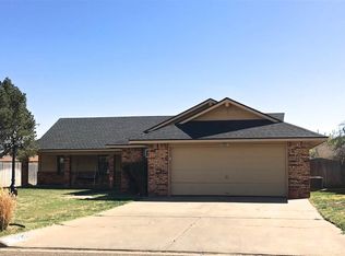 3725 Ray Hardy Dr, Clovis, NM 88101