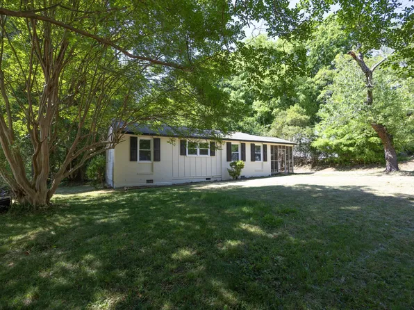 3405 Apache Dr, Raleigh, NC 27609