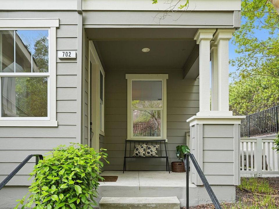 1st image of 700 Live Oak Way APT 702