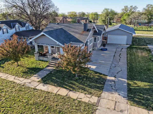 211 E Main St, Osborne, KS 67473