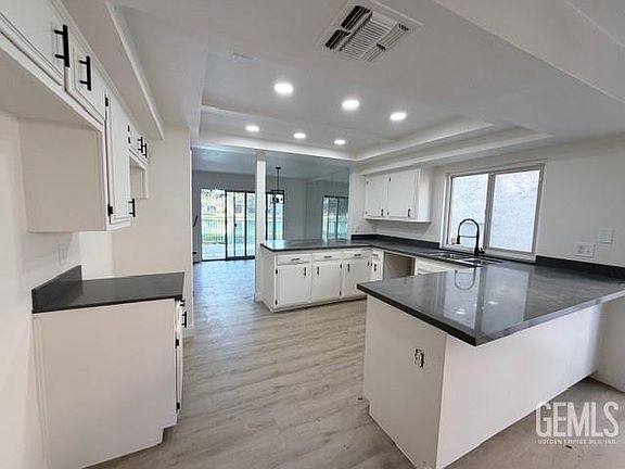 2nd image of 4122 Pinewood Lake Dr