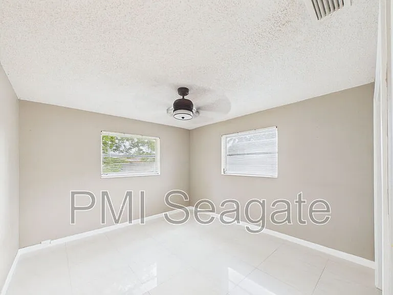 7620 NW 21st St — Photo 14