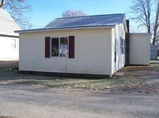 717 S Oakwood Dr, Cromwell, IN