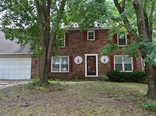 13655 S Sycamore St, Olathe, KS 66062