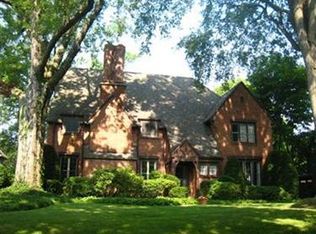 3120 Montgomery Rd, Shaker Heights, OH 44122