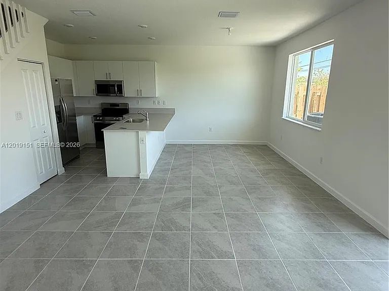 630 SE 15th St #630 — Photo 5