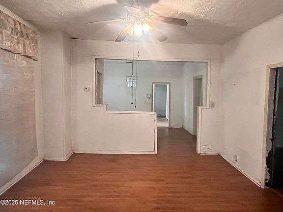 2nd image of 1016 GRUNTHAL Street