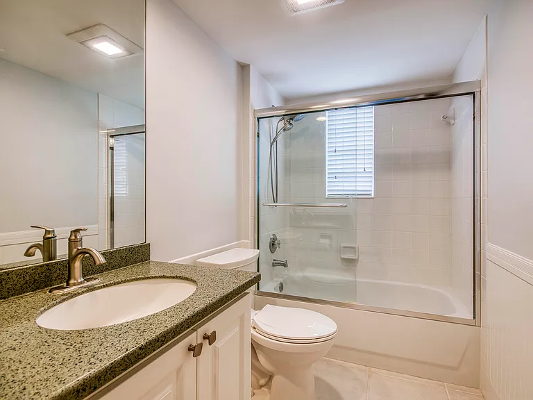 240 Poinciana Dr — Photo 23