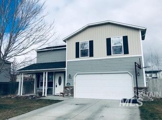 330 Lil Robert Ct, Kuna, ID 83634