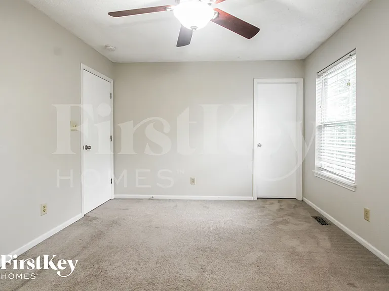 1524 Blue Brook Way — Photo 8