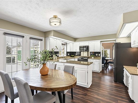 5th image of 4330 Muirfield Way