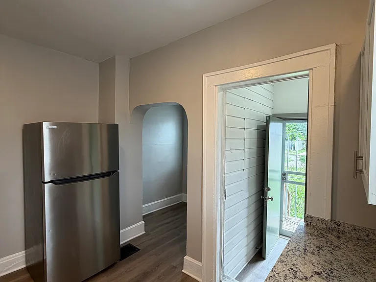 27 Dakota Ave — Photo 10