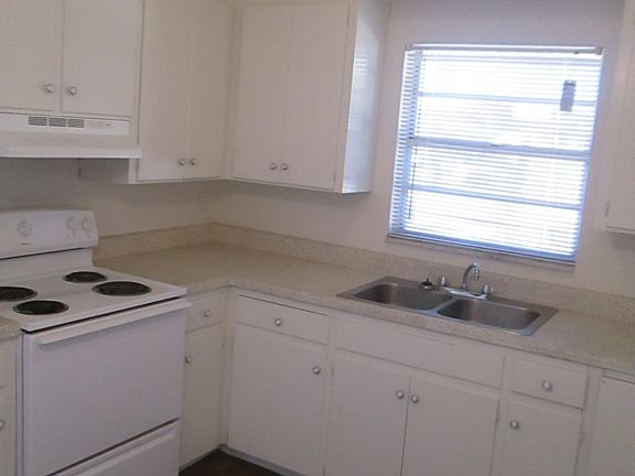 4th image of 301 Danube Ave APT 10