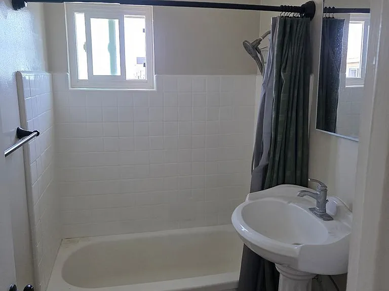 1359 Reeve St — Photo 31