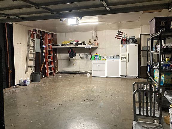 4th image of 1606 Candlewood Dr