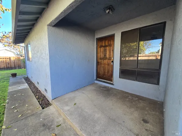 2738 Sonoma Street, Napa, CA 94558