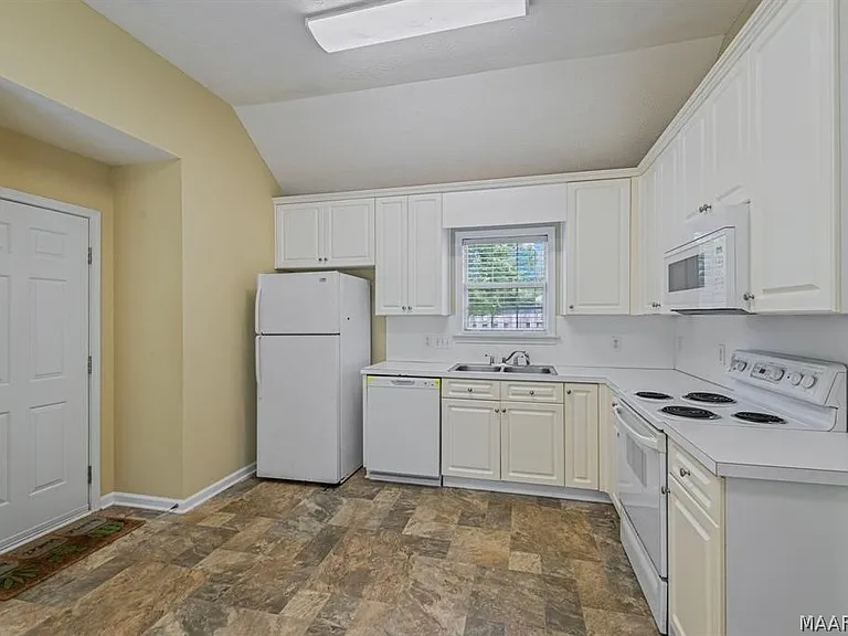 8990 Stoneridge Pl — Photo 12