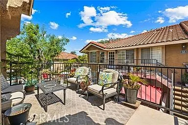 2 bed, 900 sqft, $3,200 — Photo 1